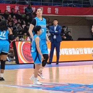 开云体育在线-10分钟6中6轰15+6！2.26米张子宇登场3胜1负 移动仍是最大弊病