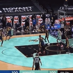 开云体育-比赛乏味？格林来再破下限！科尔血压拉满爆射皮球