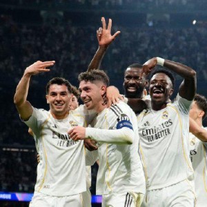 3:0！亿元先生大秀帽子戏法，比肩梅西纪录，皇马半场3球打崩曼城